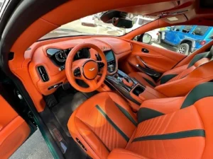 Aston Martin DBX 707