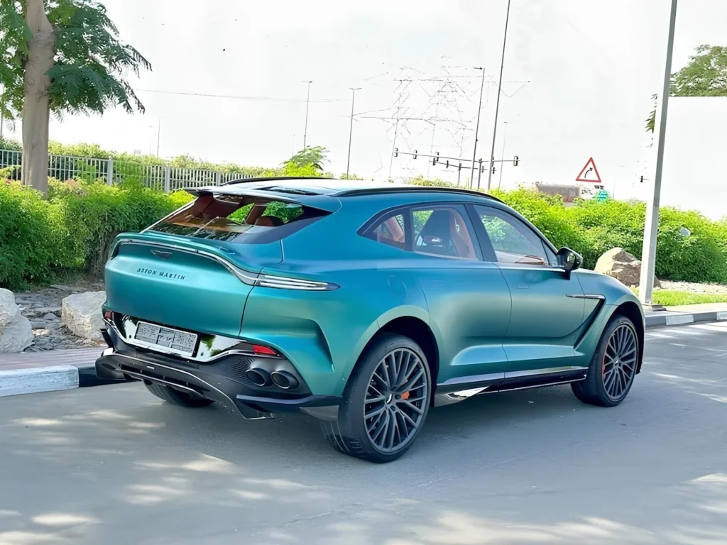 Aston Martin DBX 707