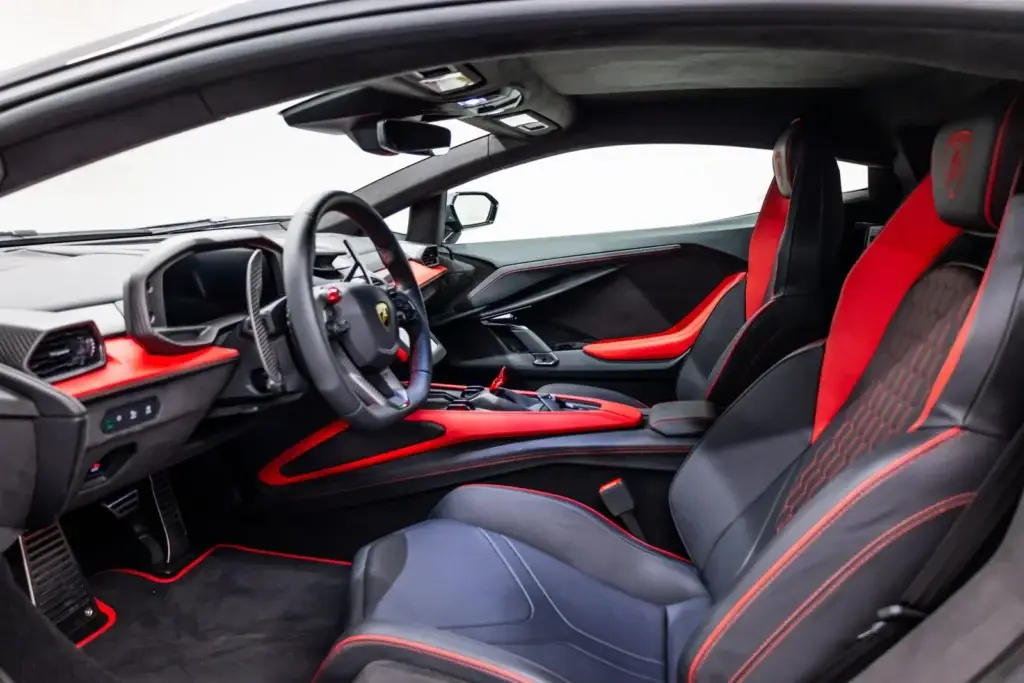 Lamborghini Revuelto