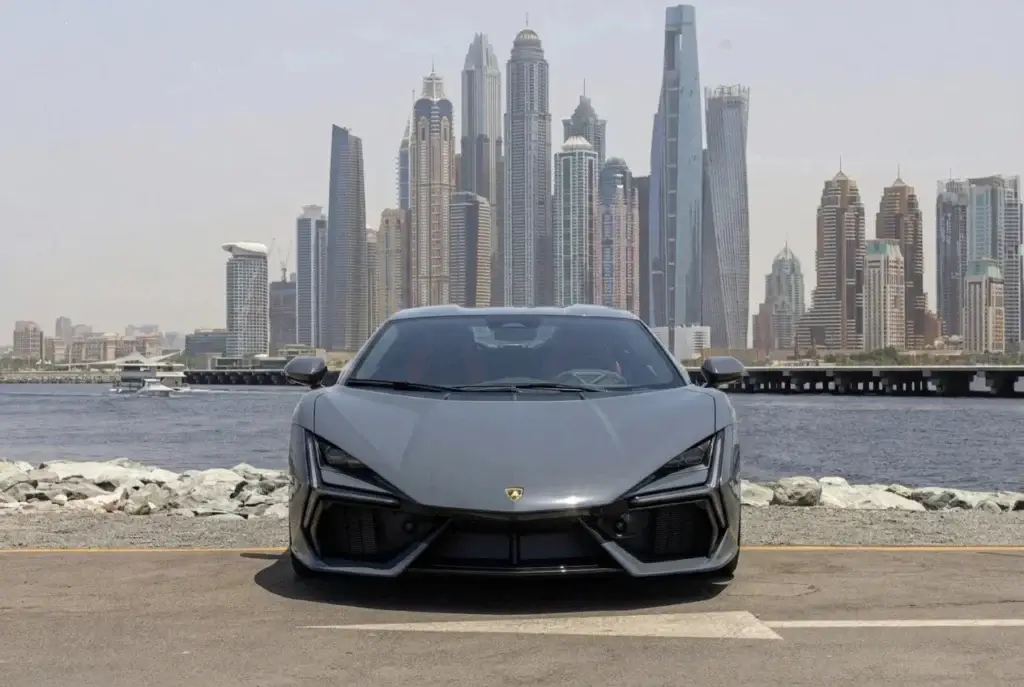 Lamborghini Revuelto