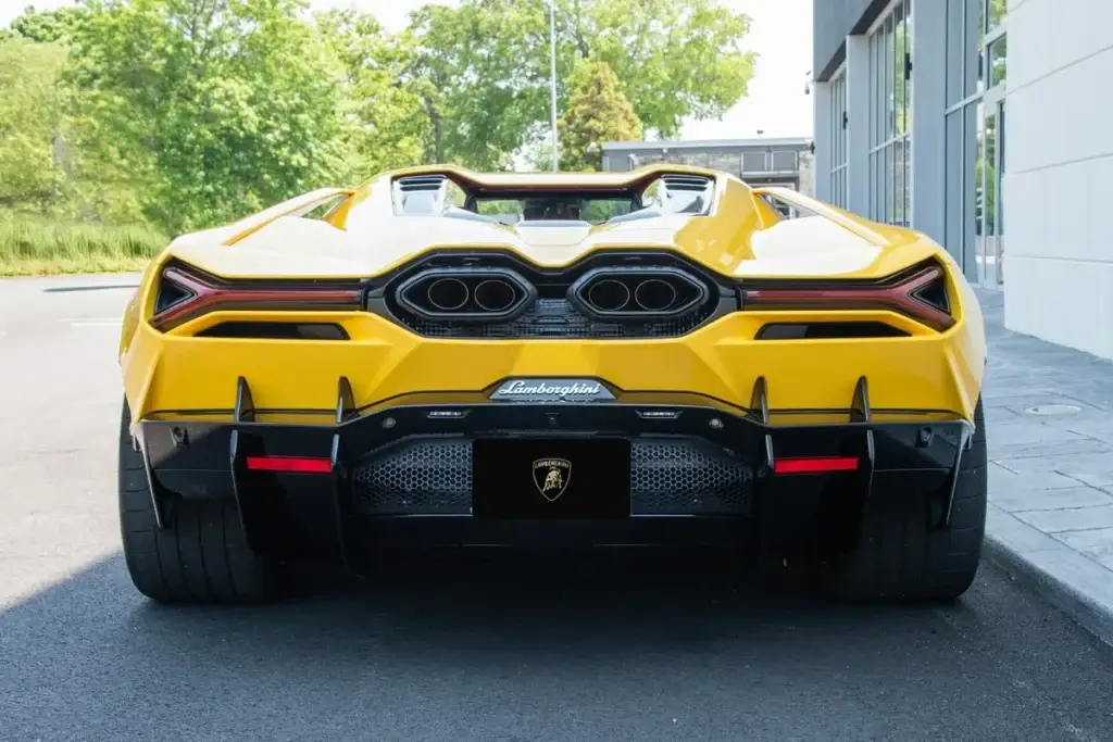 Lamborghini Revuelto