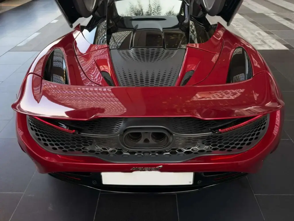 McLaren 750s
