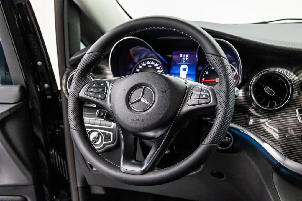 Mercedes-Benz V250